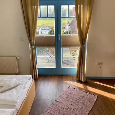 Ferienhaus Am Yachthafen 2
